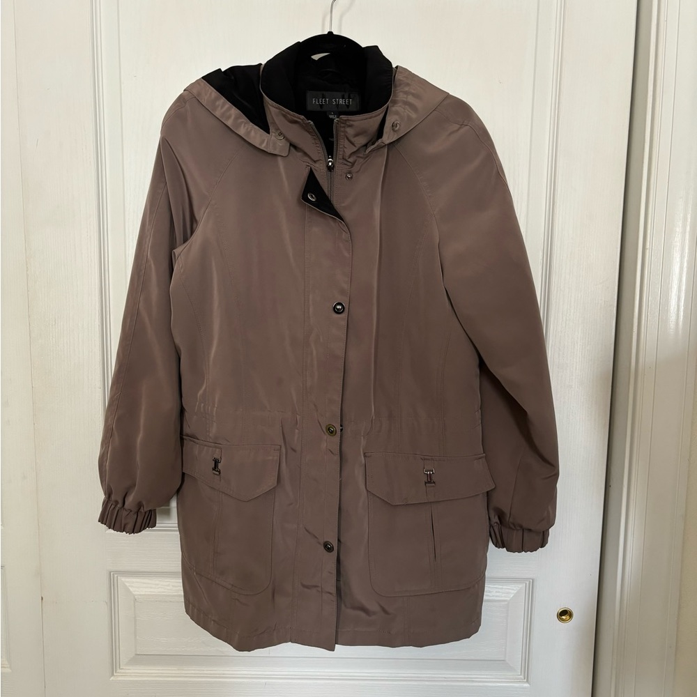 Fleet Street Women's Hooded Parka Jacket in Taupe